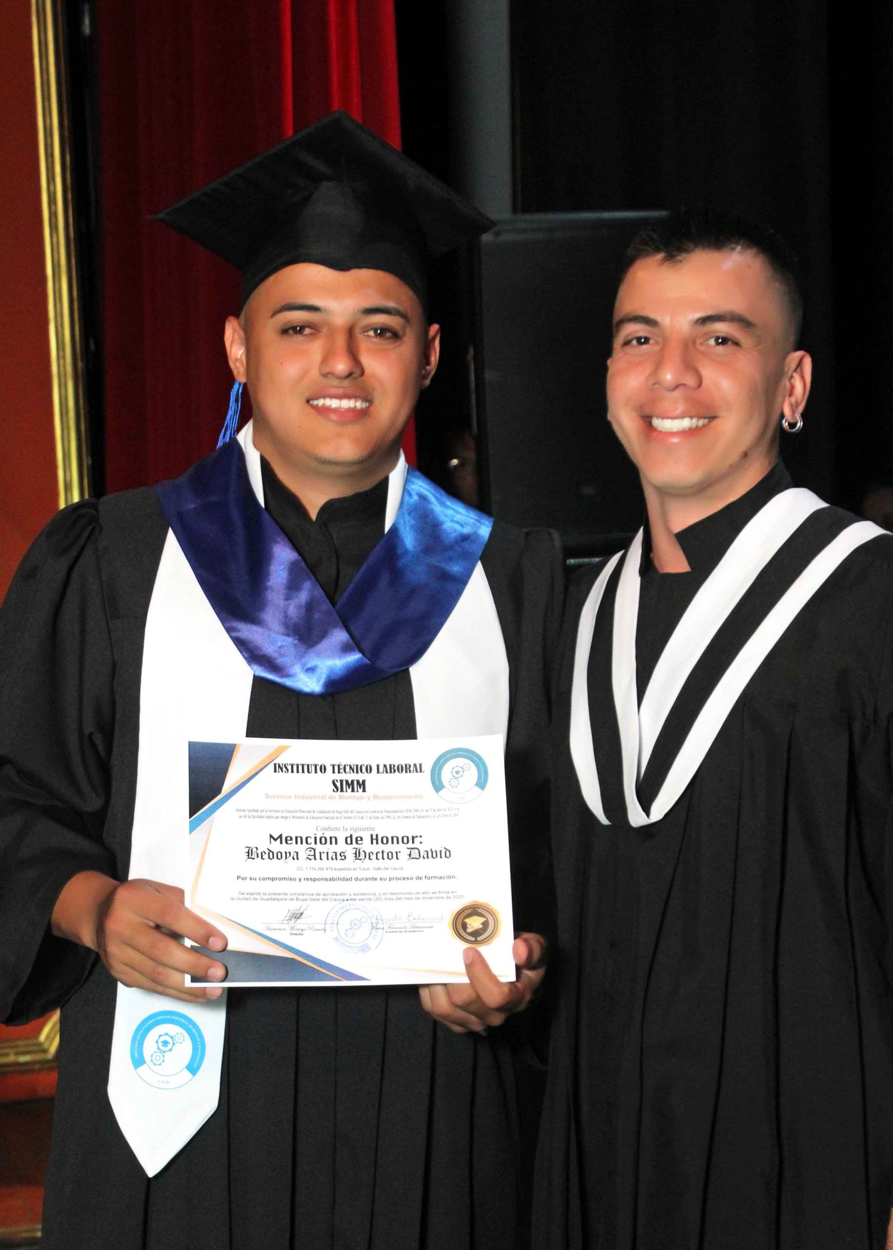 togas-universidad-bogota.jpg Alquiler de togas universitarias en Bogotá